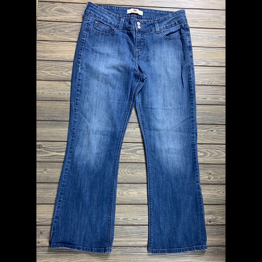 Levi’s 526 Size 10 Short Slender Bootcut Jeans